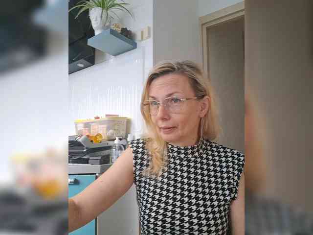 ShiningMILF webcam