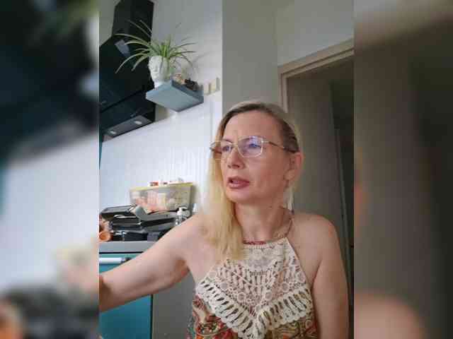 ShiningMILF webcam