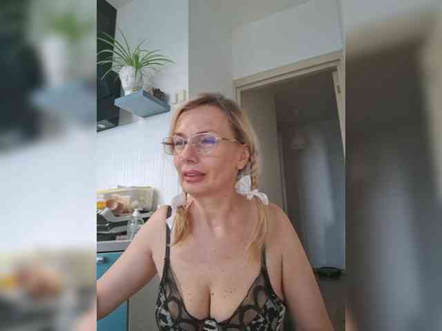 ShiningMILF webcam