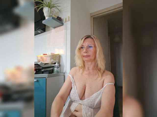 ShiningMILF webcam