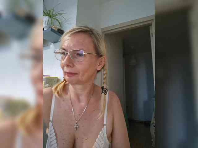 ShiningMILF webcam
