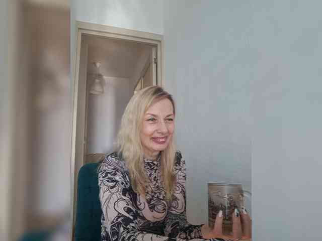 ShiningMILF webcam