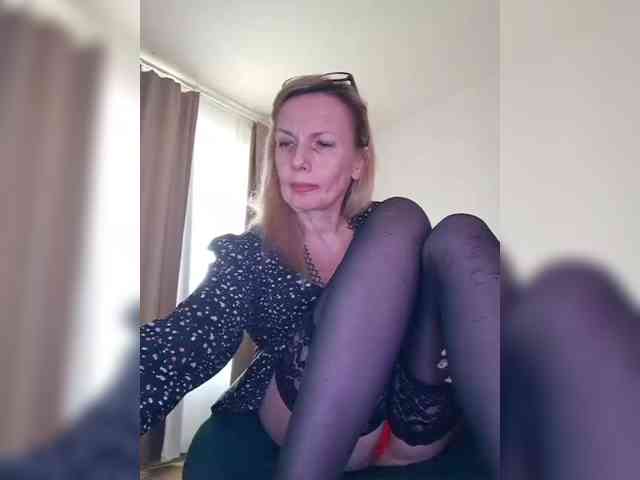 ShiningMILF webcam