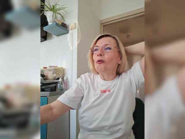 ShiningMILF webcam