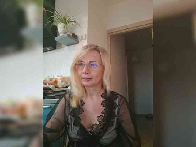 ShiningMILF webcam
