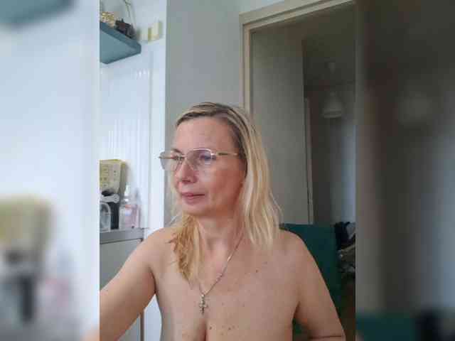 ShiningMILF webcam