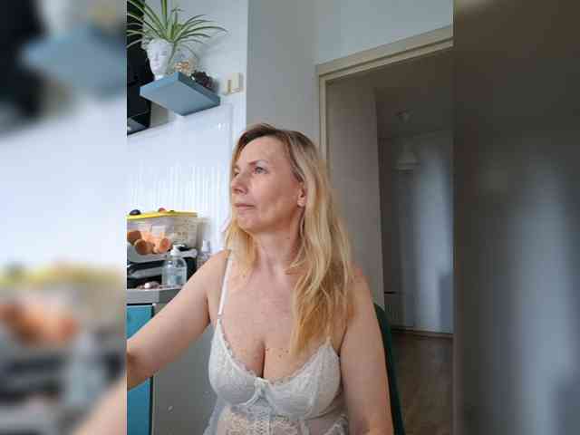ShiningMILF Sex Cam Show