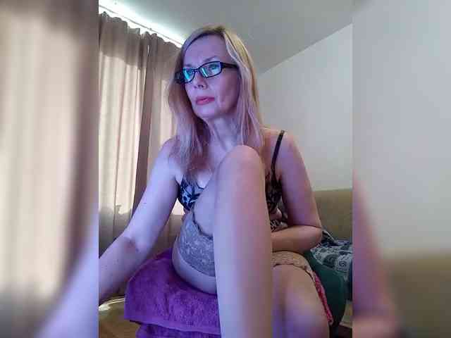 ShiningMILF webcam