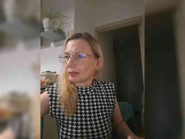 ShiningMILF webcam