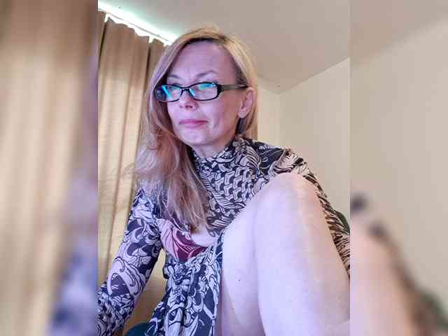 ShiningMILF webcam