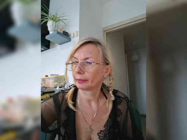 ShiningMILF webcam