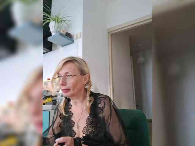 ShiningMILF