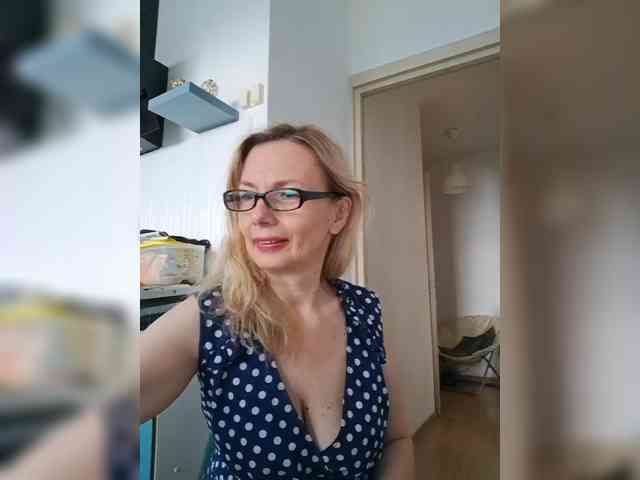 ShiningMILF webcam