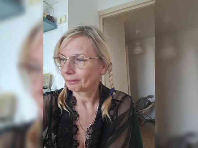 ShiningMILF