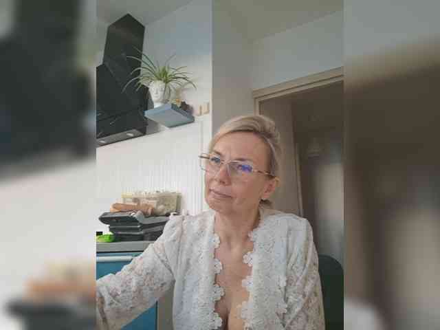 ShiningMILF webcam