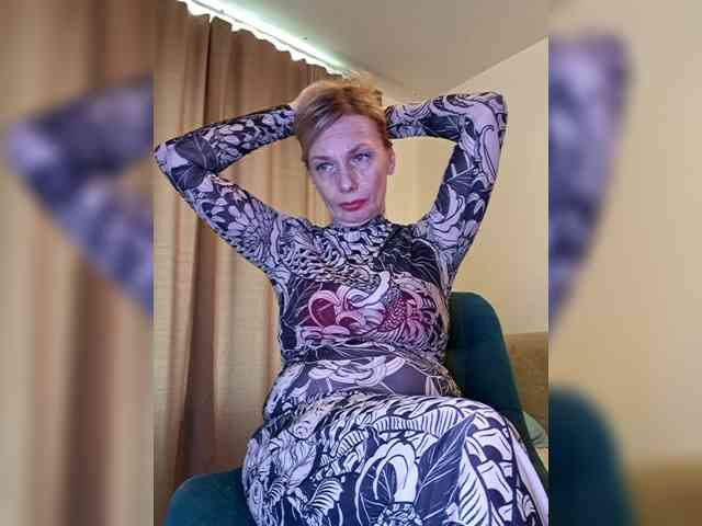 ShiningMILF webcam