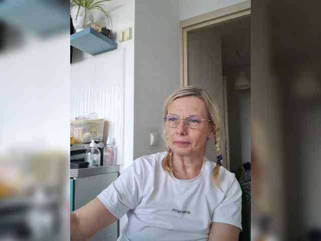 ShiningMILF webcam