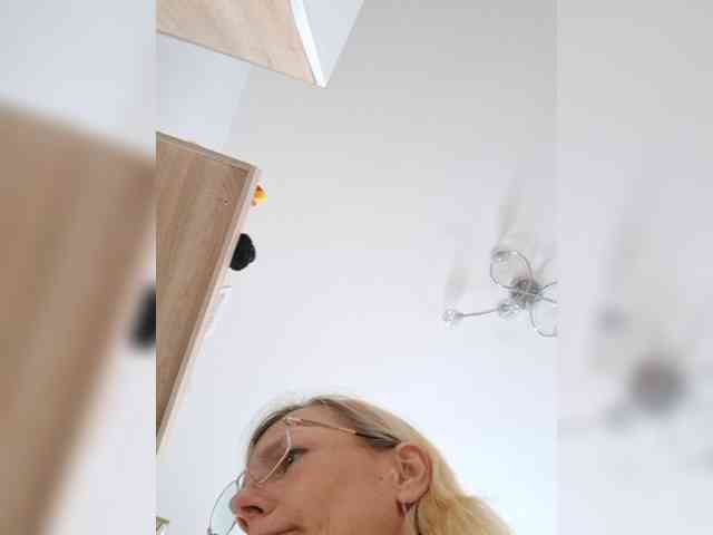 ShiningMILF webcam