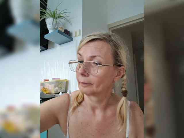 ShiningMILF ShiningMILF
