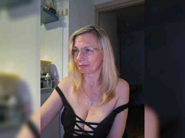 ShiningMILF webcam