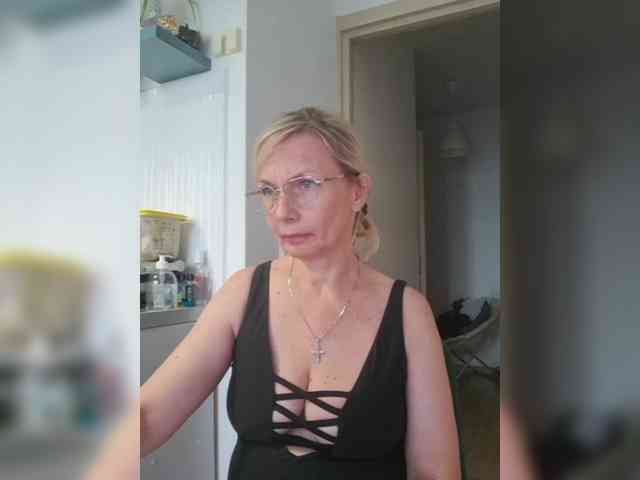 ShiningMILF webcam