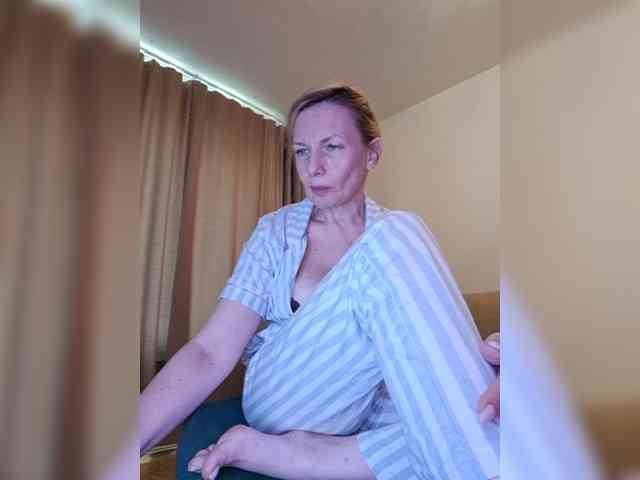 ShiningMILF webcam