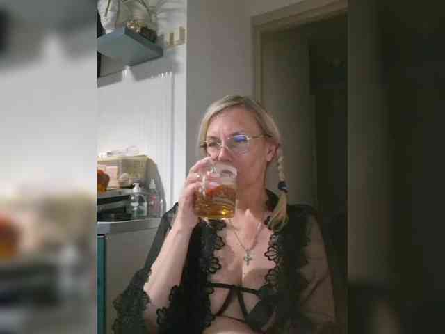 ShiningMILF webcam