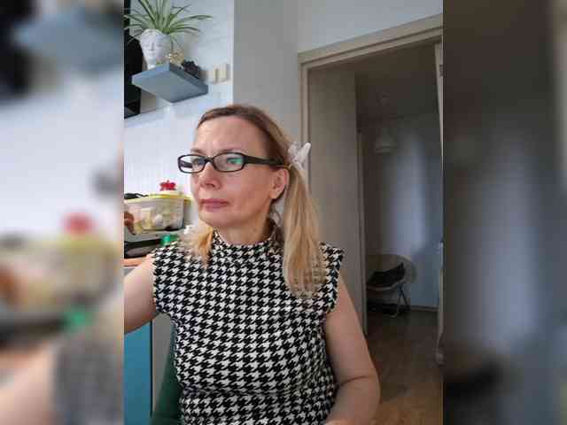 ShiningMILF webcam