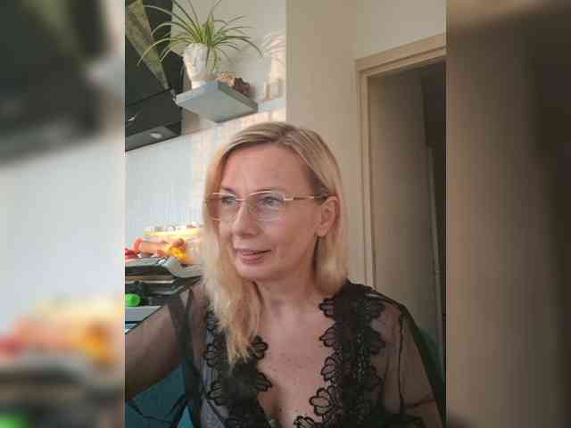 ShiningMILF webcam