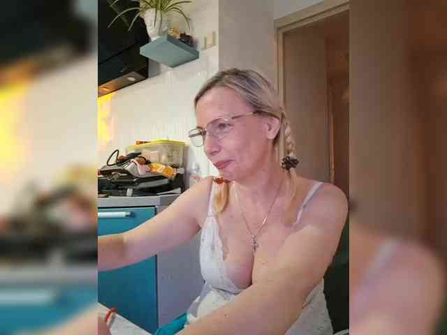 ShiningMILF webcam