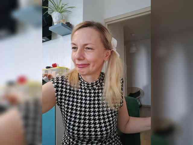 ShiningMILF webcam