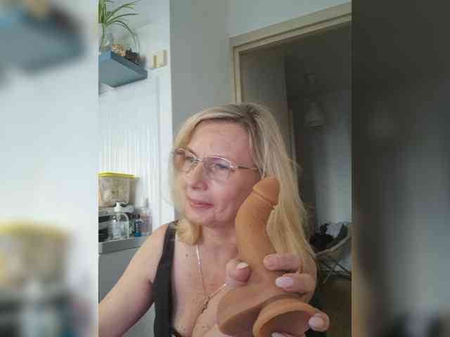 ShiningMILF webcam