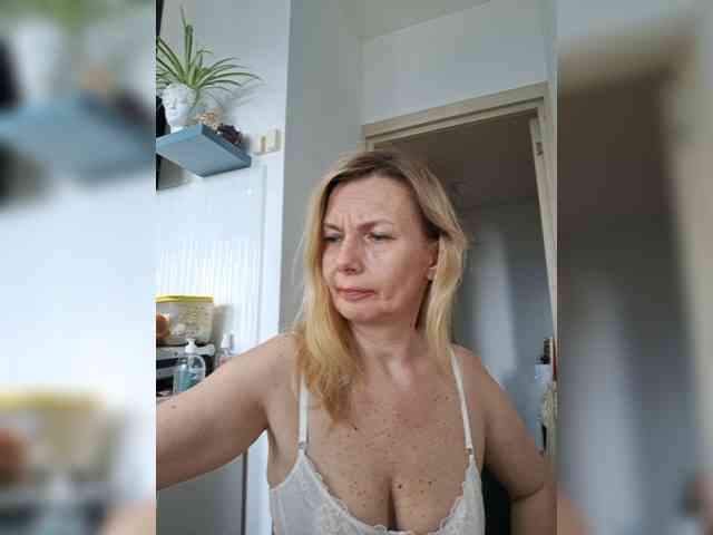 ShiningMILF Sex Cam Show