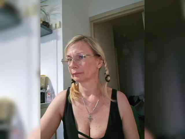 ShiningMILF webcam