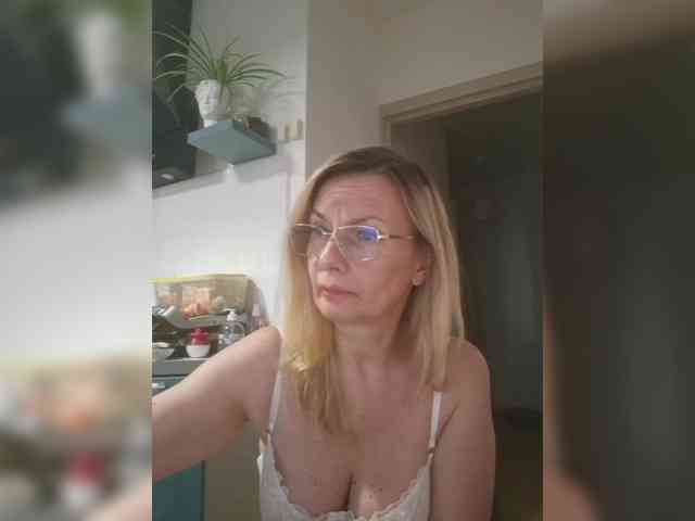 ShiningMILF Sex Cam Show