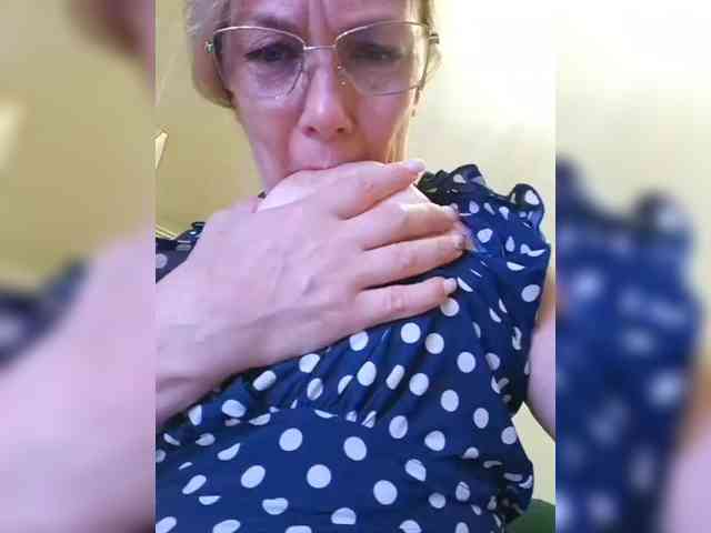 ShiningMILF webcam