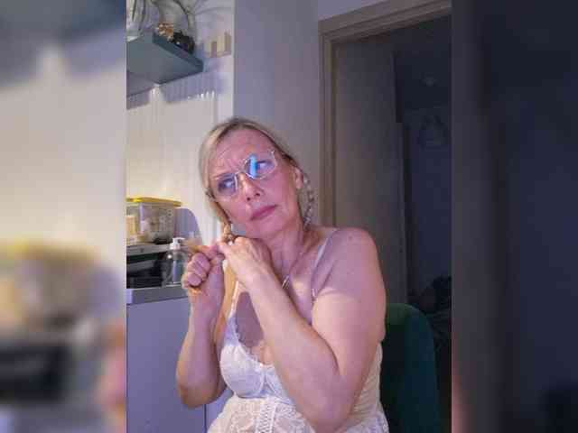 ShiningMILF webcam