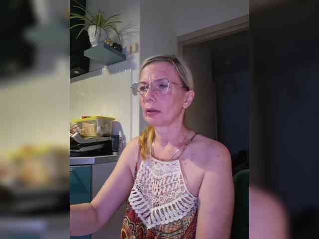 ShiningMILF ShiningMILF