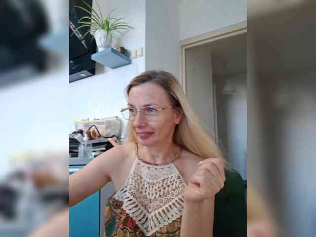 ShiningMILF webcam