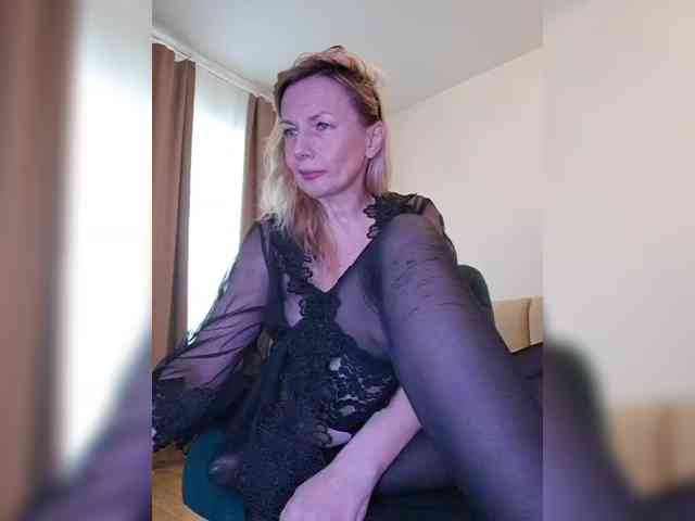 ShiningMILF webcam