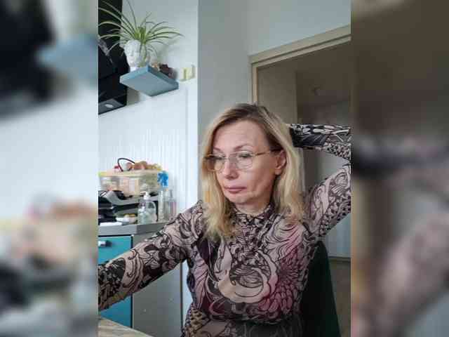 ShiningMILF webcam