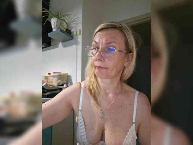 ShiningMILF webcam