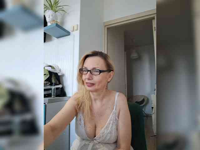ShiningMILF webcam