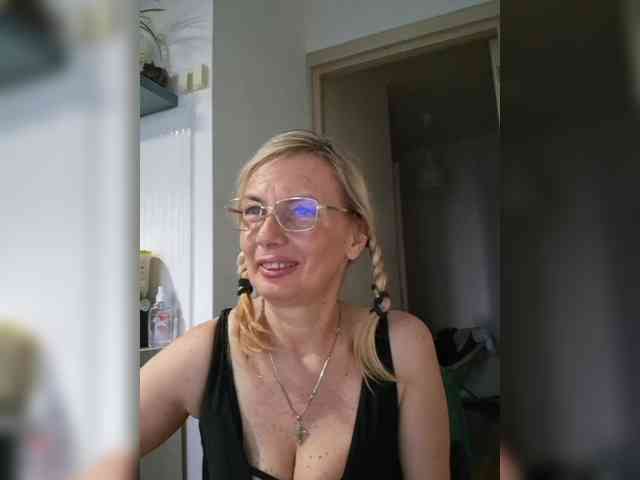 ShiningMILF webcam
