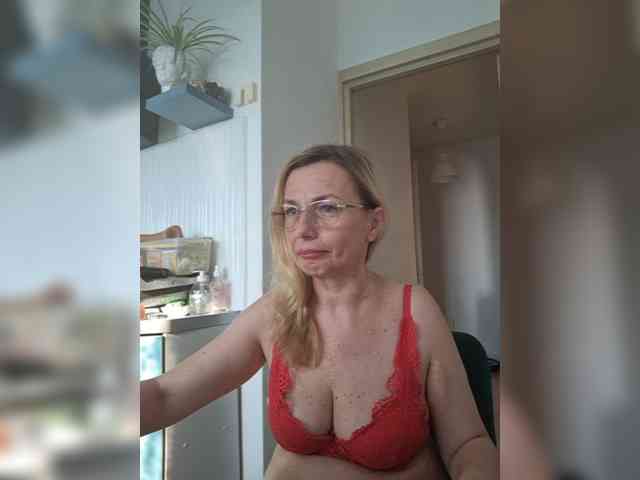 ShiningMILF webcam
