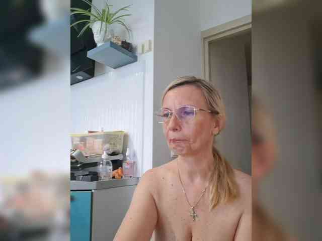 ShiningMILF webcam