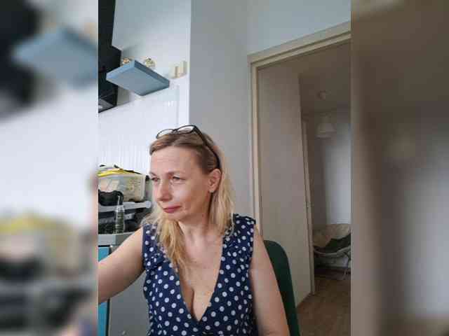ShiningMILF webcam