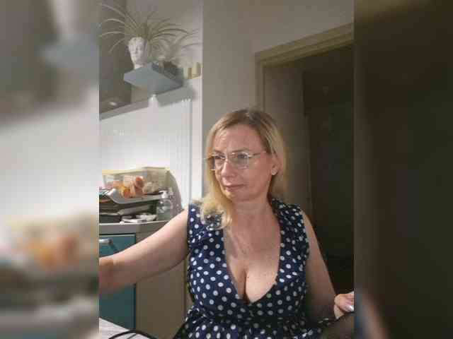 ShiningMILF webcam