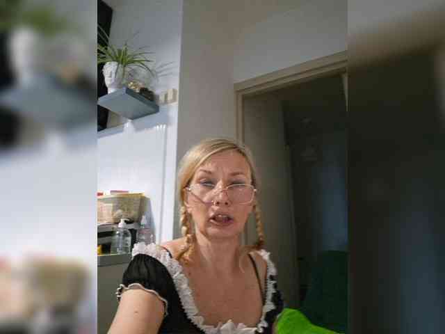 ShiningMILF webcam