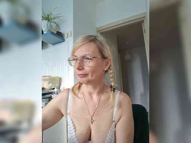 ShiningMILF webcam